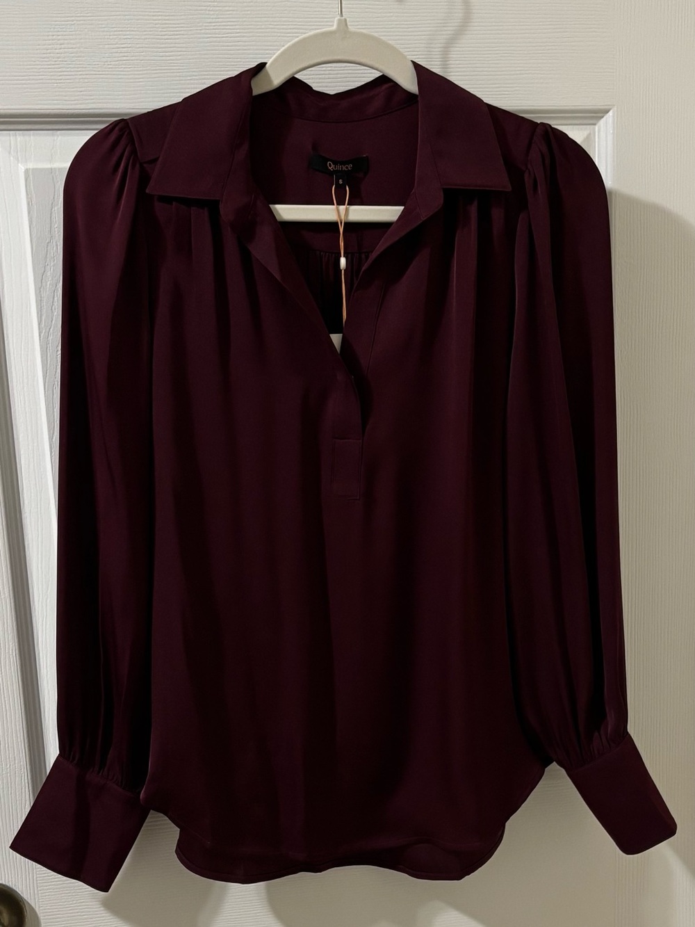 NWT Quince Washable Stretch Silk Split Neck Blouse in Wine Tasting Red in SMALL